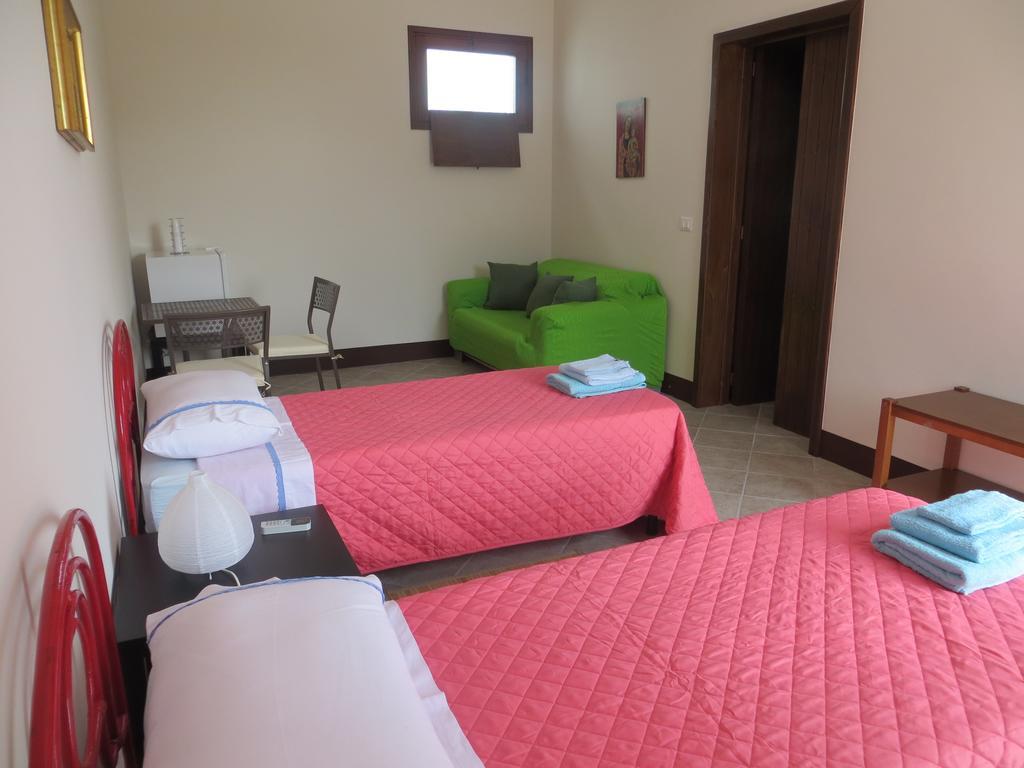 Agriturismo Occhineri بورتو سيساريو الغرفة الصورة